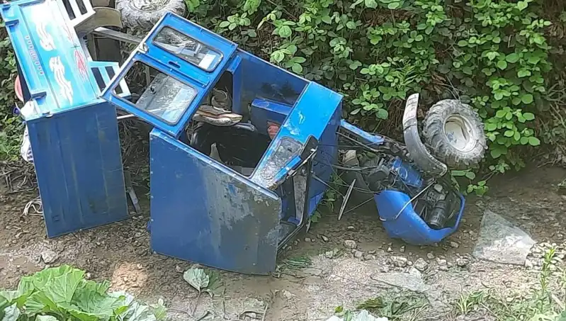 Kontrolden Çıkan Pat Pat Dereye Devrildi: 2 Yaralı, Olay Anı Şok Etti!