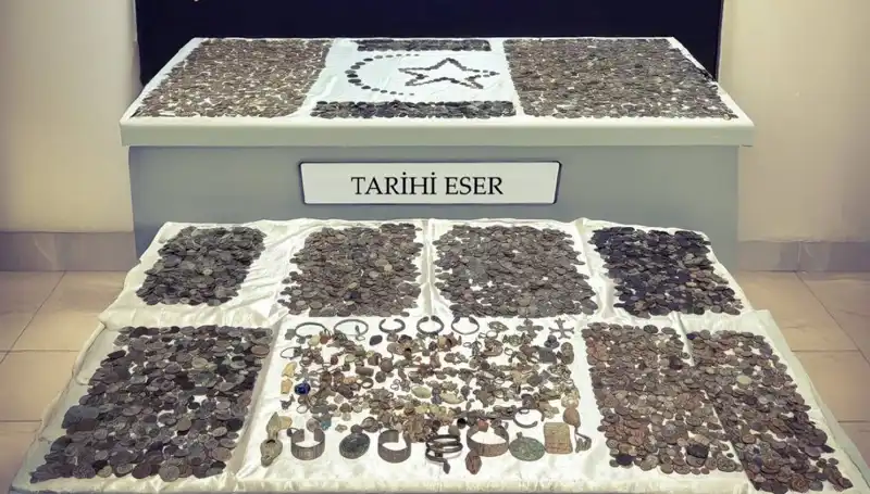 Sınırda İzinsiz Geçişte 12.770 Tarihi Eser Ele Geçirildi