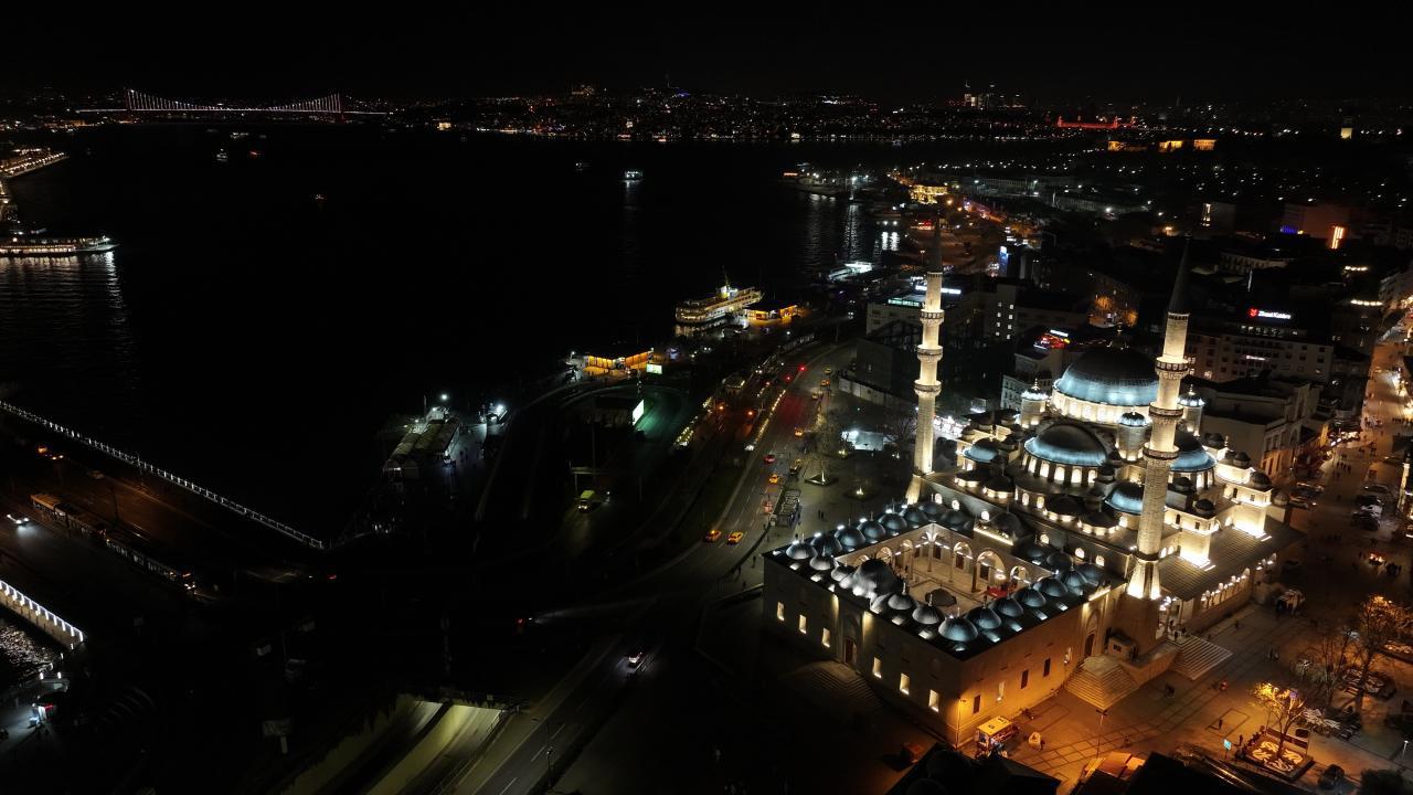 Bugün Miraç Kandili'ni Kutluyoruz