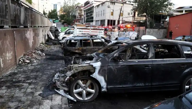 Sanayi Bölgesinde Tüyler Ürperten Yangın: Araçlar Kül Oldu!
