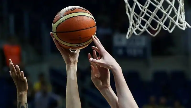 Kadın Basketbolda Fenerbahçe-Beşiktaş Derbisi Heyecanı Yükseliyor!
