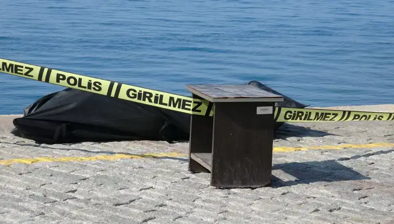 Falezlerin Arasında Bulunan Erkek Cesedi, Ölüme Dair Gizemleri Ortaya Çıkardı