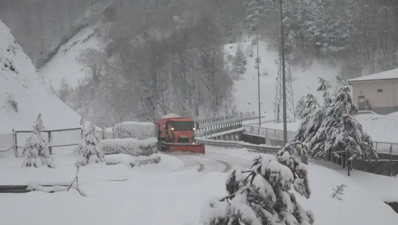 Bolu Dağı'nın Zirvesine Kar Yağdı! Gezi Tutkunları İçin Yılın Sürprizi