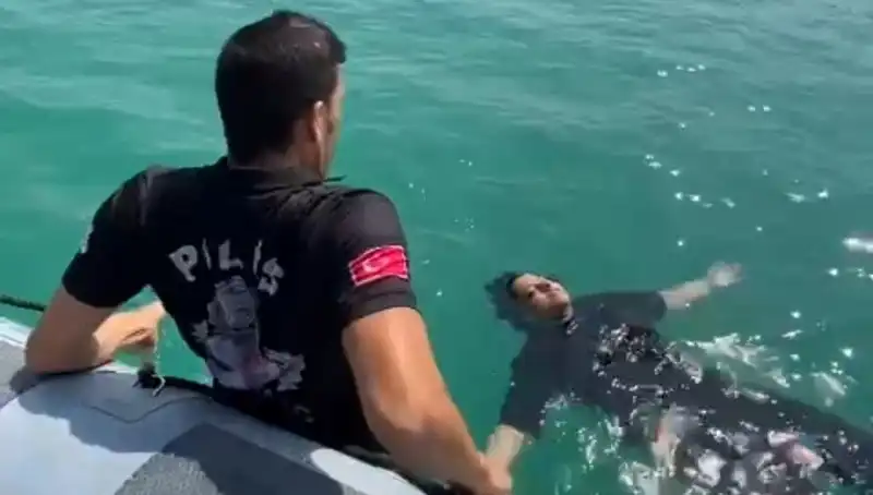 Baraj Gölünde Düşen Kadını Gemi Adamları Kahramanca Kurtardı