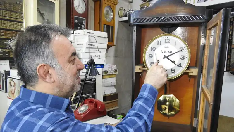 Küçük Dükkan, Büyük Zaman Yolculuğu: Gelenekten Günümüze Saat Tamircisi