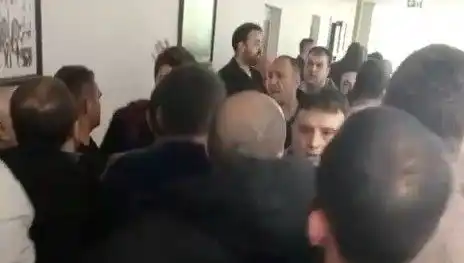Karamürsel Belediyesi'nde İhale Kavgası: Sıkı Tartışmalar ve Siyaset