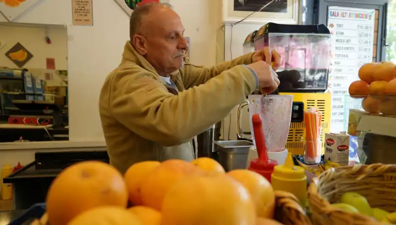 Doğal Şifa Kaynağı: Süt, Pekmez ve Fıstık Karışımı Yaz Kış Tüketiliyor