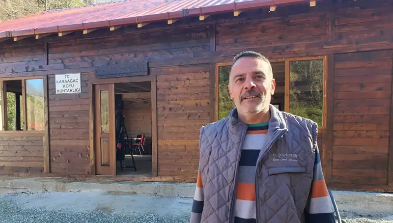 Muhtar, Köyü İçin Hayvanlarını Satarak Ahşap Sosyal Tesis Yaptırdı