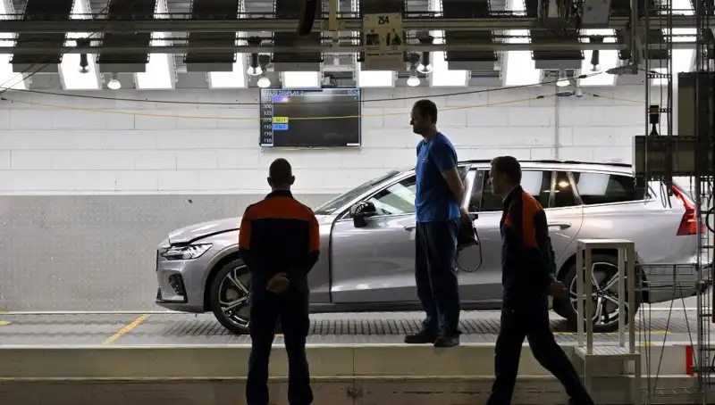 Volvo, Bazı Popüler Modellerinin Satışını Durdurdu: Nedenleri ve Etkileri Neler?