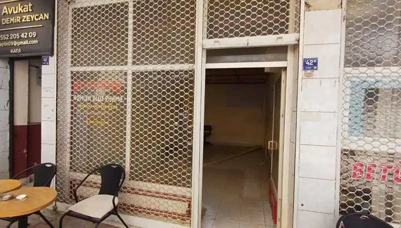 Yarım Asırlık Dükkan Sessizliğe Büründü: Sadece İsmine Rağmen Yaşıyor