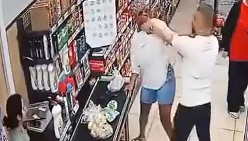 Markette Kasa Sırasında Şok Eden Olay: Çocuğunun Gözleri Önünde Kadına Saldırdı