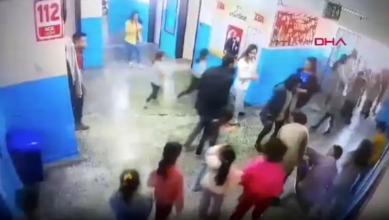 Bayılan Öğrenciyi Müdür Yardımcısı Nasıl Kurtardı? Detaylar Şok Edici!