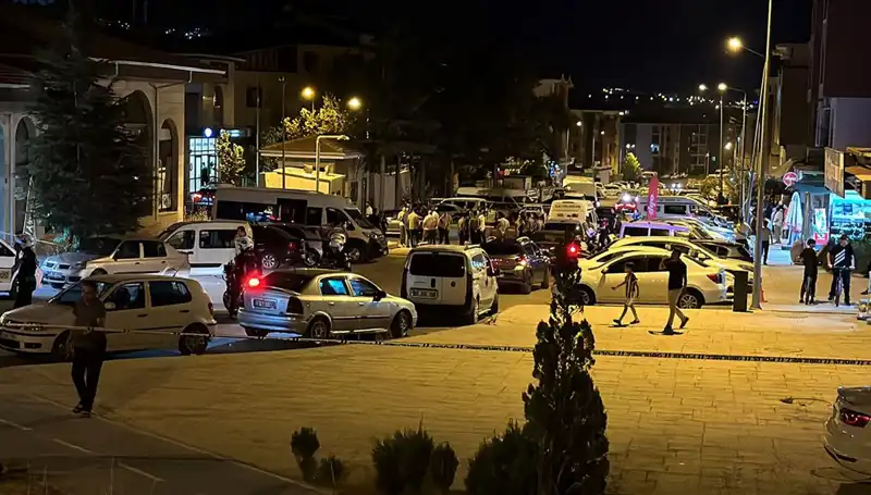 İki Aile Arasında Çıkan Kavga Sonucu 1'i Ağır 3 Yaralı