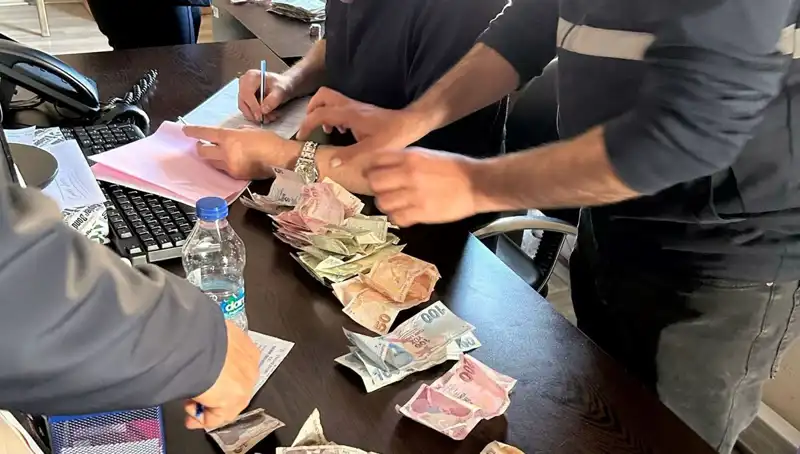 Antalya'da Dilenciler Hakkında Şok Edici Operasyon: 19 Bin Lira Ele Geçirildi!