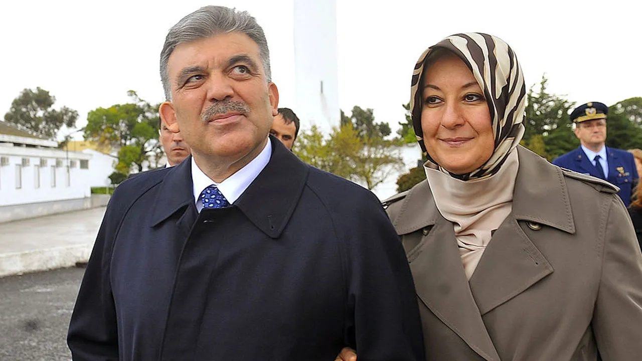 İngiliz Polisi Hayrünnisa Gül'ün Çantasından Para Dolu Zarfları Çaldı İddiası!