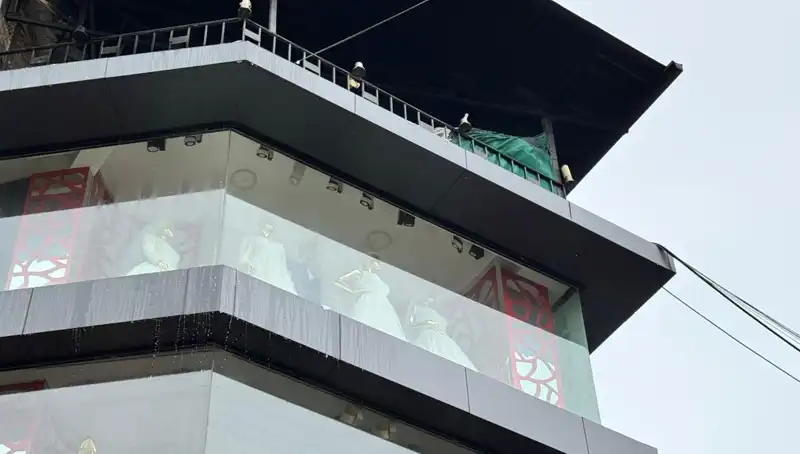 Giyim Mağazasındaki Korkunç Yangın: Panik Anları ve Zararlar Ortaya Çıktı