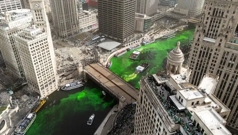 Chicago Nehri’nin Yeşile Boyandığı Aziz Patrick Günü Kutlamaları
