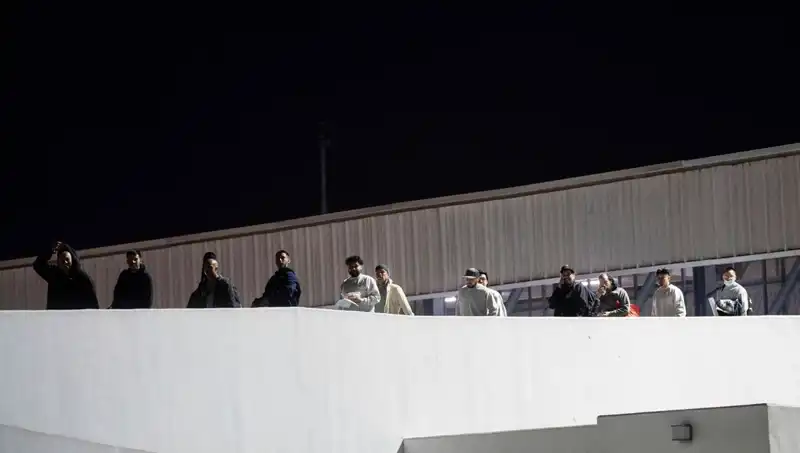 Düzensiz Göçmen Operasyonları: İki İlde Binlerce İnsan Yakalandı