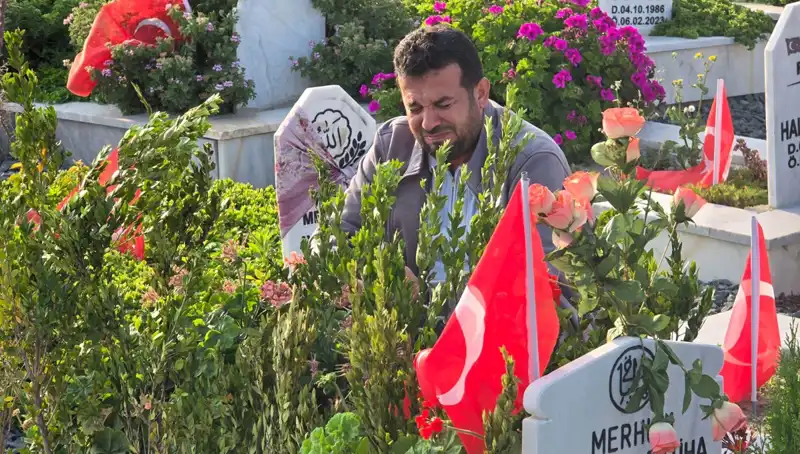 Deprem Şehitliğinde Buruk Bayram: Kaybın Acısı Hala Taze