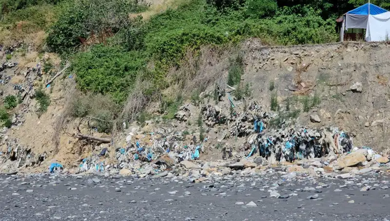 Kozlu Sahil'de Çöplük Sorunu: Doğanın Güzelliği Tehdit Altında