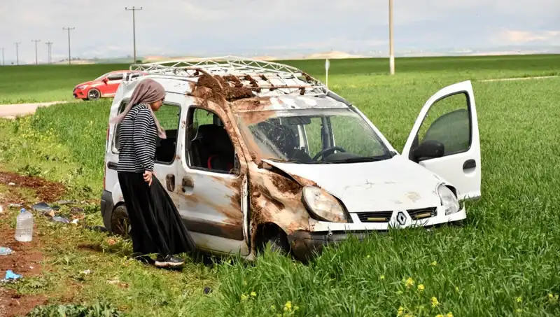 İki Otomobil Çarpıştı: 10 Yaralı, 6'sı Çocuk!