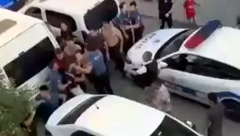 Sosyal Medyada Başlayan Kavga Sokakları Karıştırdı: 4 Yaralı!