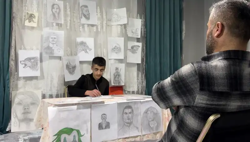 15 Yaşındaki Genç Yetenek, Sanat Dünyasında Fırtınalar Estiriyor