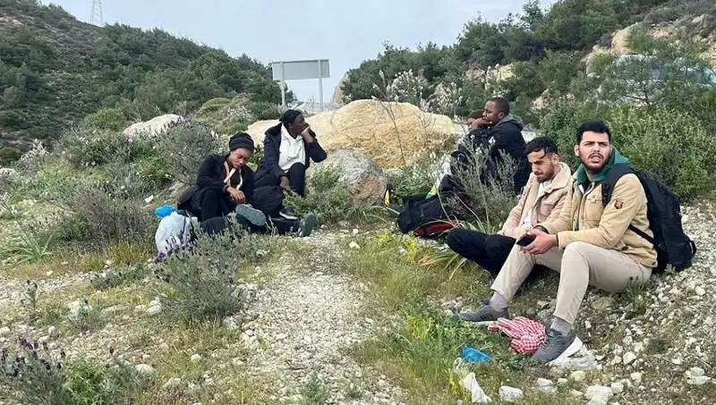 Türkiye’de 20 Düzensiz Göçmen İki İlde Yakalandı: Sığınma Süreci Ne Olacak?