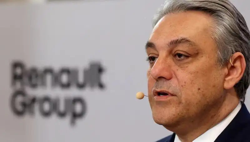 Renault'da Şok Gelişme: Üst Düzey İstifa Sektörde Etkisini Gösteriyor