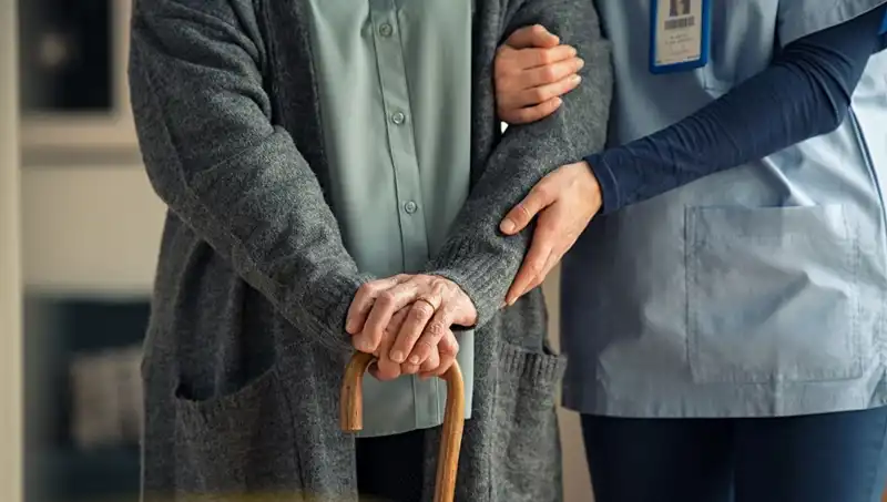 102 Yaşındaki Dünyanın En Yaşlı Doktoru: Yaşlanmanın 4 Sırrı