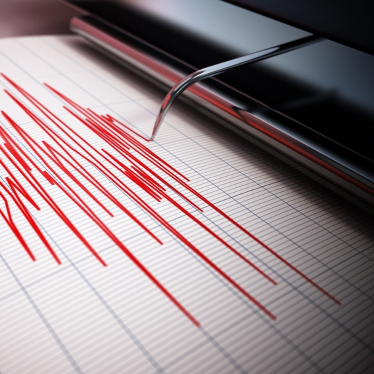Akdeniz ve Adıyaman'da Deprem Korkusu: Vatandaşlar Sokağa Döküldü