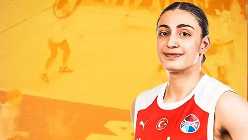 Galatasaray, Kadrosunu Güçlendirerek Üç Yıldızı ile Sözleşme Uzattı