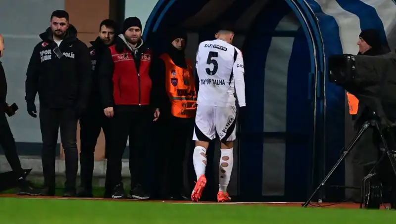 Kırmızı Kart Krizi: Tayyip Talha'dan Beşiktaş Taraftarına Özür Mesajı