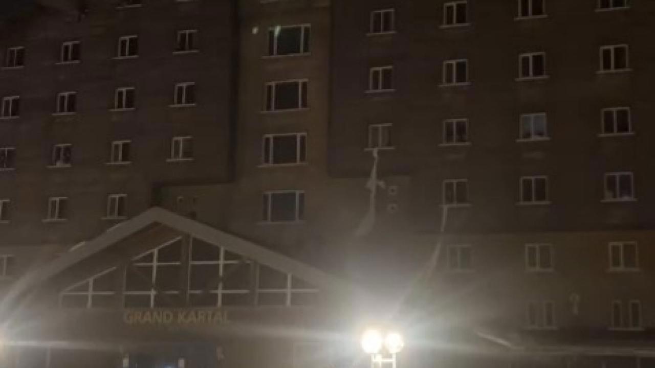 Otel Yangınında Çarşaf Kurtuluş Çabası