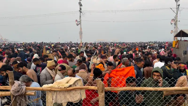 Hindistan'daki Dini Festivalde Yürek Yakan İzdiham: 6 Kişi Hayatını Kaybetti