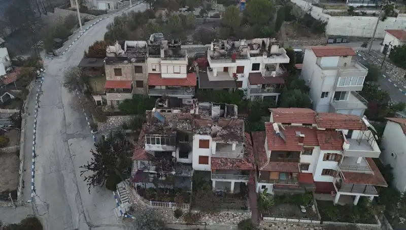 Orman Yangınları Kontrol Altına Alındı, Ama Evler Yıkımın Kıyısında