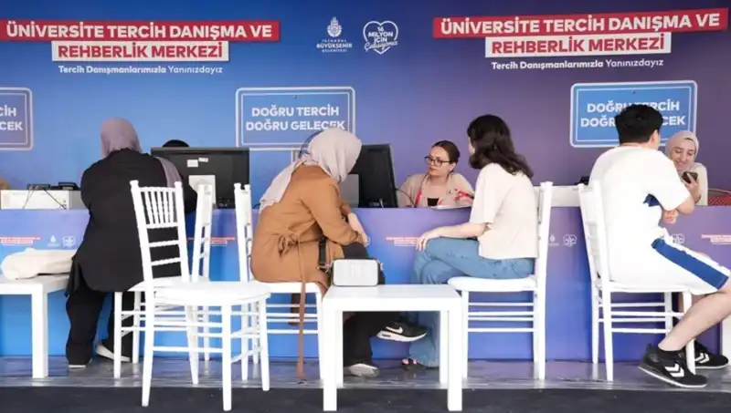 İstanbul'da İBB Tercih Danışma ve Rehberlik Merkezleri Açıldı