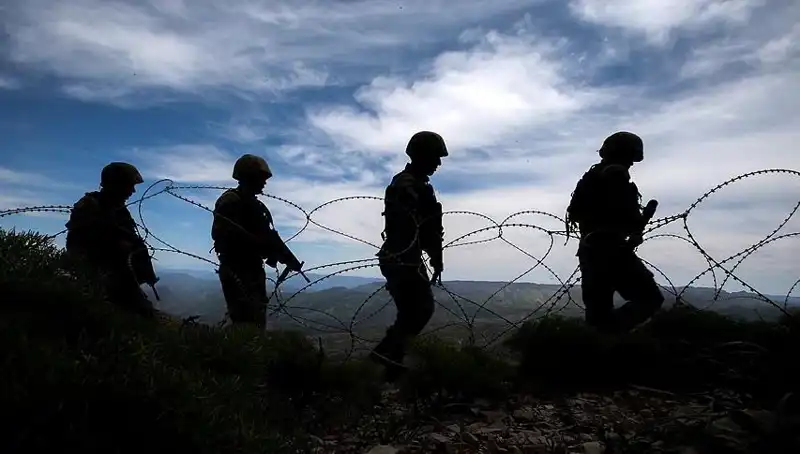 Türkiye'de İki İlde 32 Düzensiz Göçmen Yakalandı: Detaylar Aydınlatılıyor