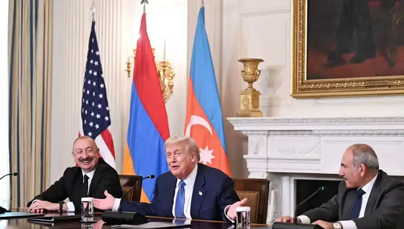 Aliyev'den Ermenistan'a Anayasa Çağrısı: Zaman Kaybına Gerek Yok!