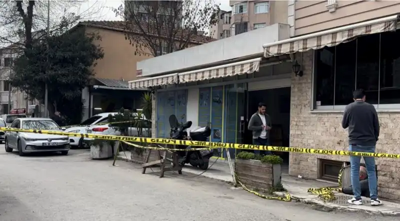 İstanbul'da Oto Tamircisi İş Yerinde Gizemli Bir Cinayetle Öldürüldü
