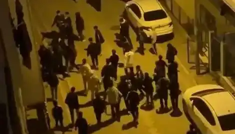 Esenyurt’ta Sopalı Mahalle Baskını: Gençler Arasında Şiddetli Kavga