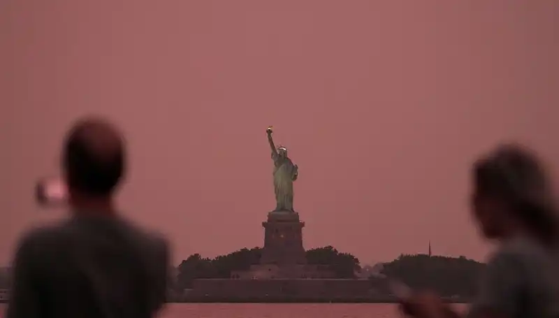 Kanada Yangınları: New York'un Göklerinde Duman Ve Kirlilik Alarmı