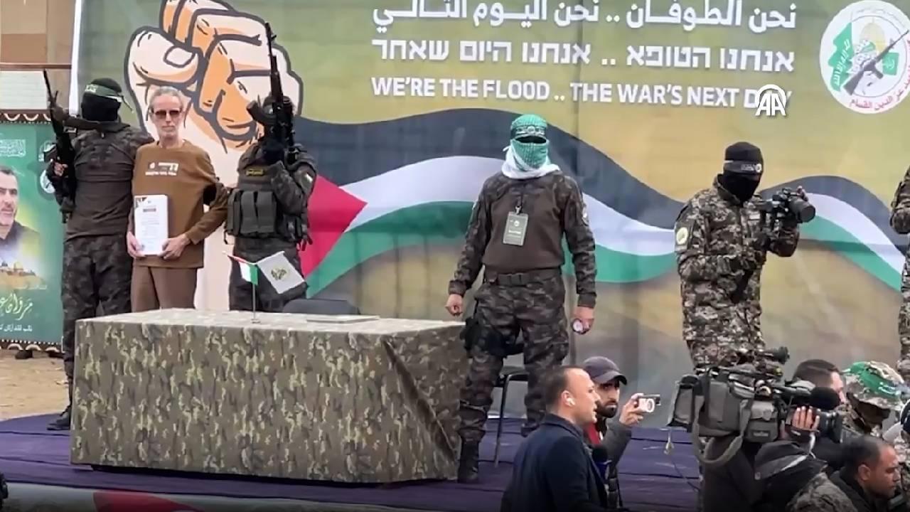 Hamas, İsrail ile yapılan esir takasında 3 İsrailli erkeği Kızılhaç'a teslim etti