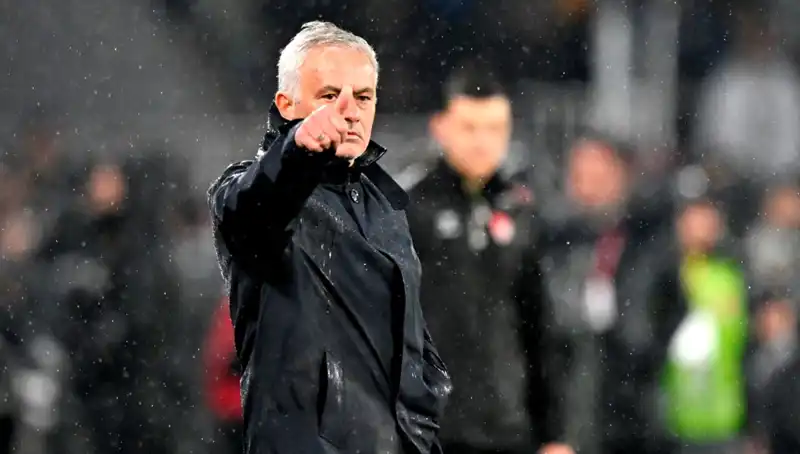 Mourinho, İngiltere'de İki Yıldız İçin Görüşme Gerçekleştirdi