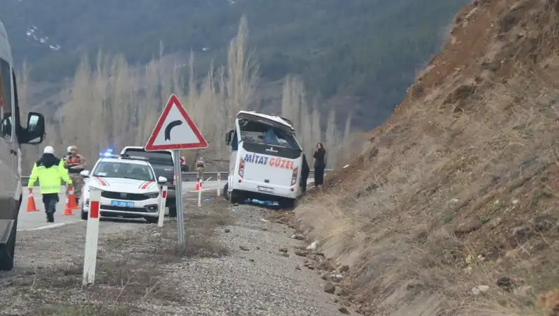 Oltu’da İşçi Servisi Faciası: Çok Sayıda Yaralı Var!