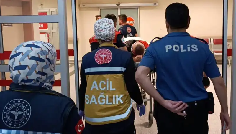 Polis Ekipleri Kaza Yaptı: İki Yaralı, Olayın Detayları Şokta