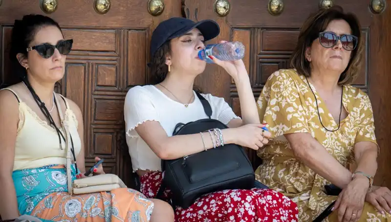 Türkiye'de 23 İlde Sıcaktan Bunaltan 40 Derece Alarmı!