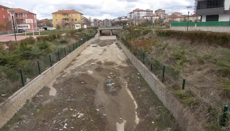 Coşkun Akıntılar Kuraklık Tehlikesiyle Karşı Karşıya Kalıyor