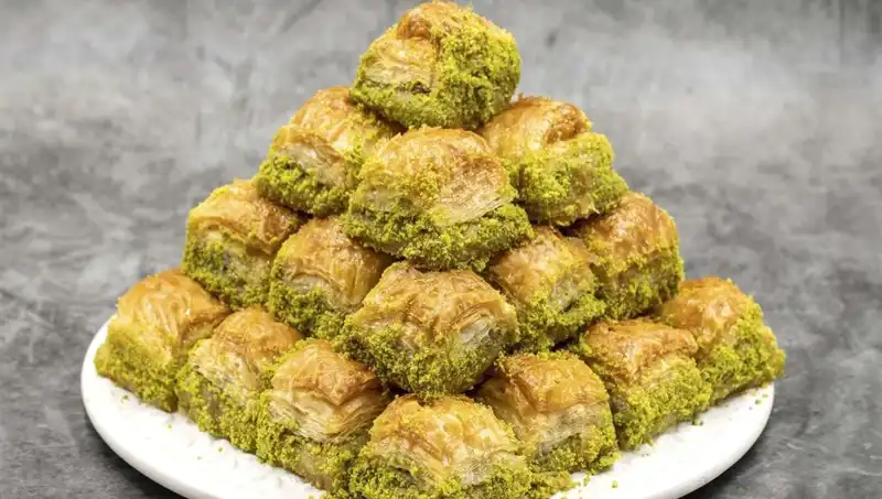 Baklavada Tehlikeli Bakteri Ortaya Çıktı, Uzmanlar Uyarıyor!