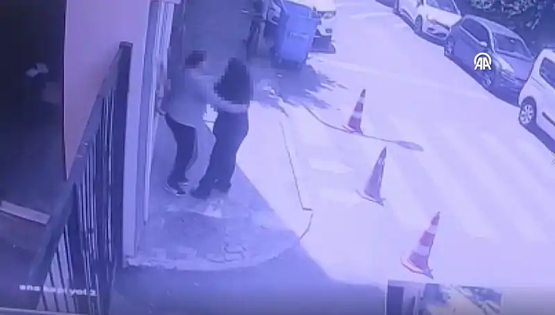 İstanbul'da Lise Tuvaletinde Yaşanan Dehşet Olayı Şok Etti!